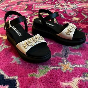 Karl lagerfeld - embellished platform sandal - size 10